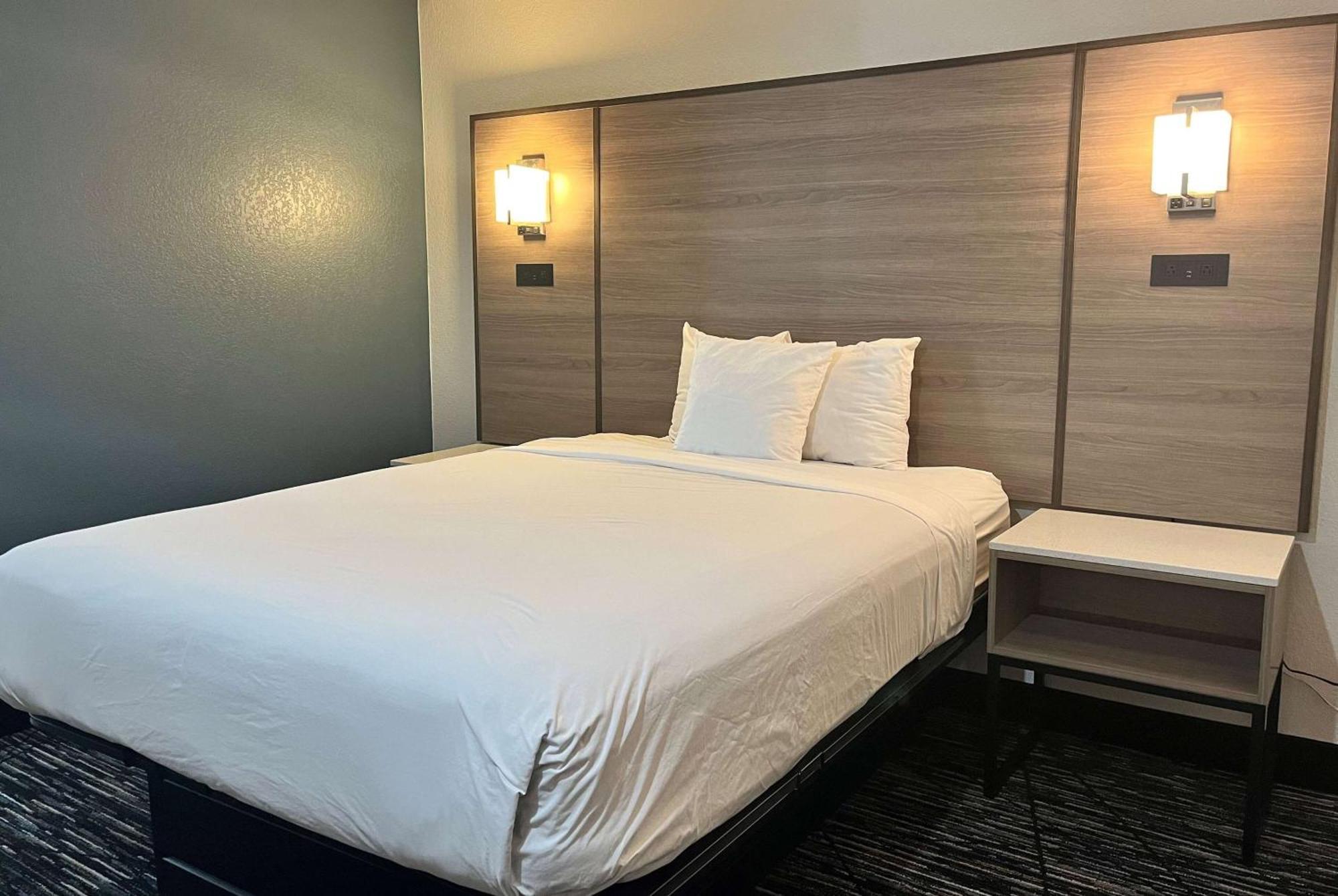 Hotel Baymont By Wyndham Indianapolis Northeast Zewnętrze zdjęcie