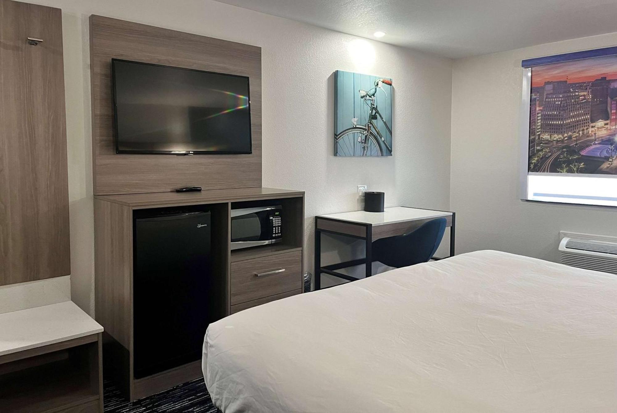 Hotel Baymont By Wyndham Indianapolis Northeast Zewnętrze zdjęcie
